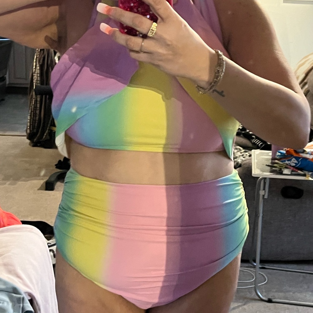 SHEIN Multicolor Ruffle Bikini - Picture 2 of 3